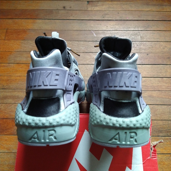 Nike - Picture 3 of 7